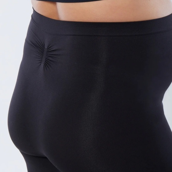 Ingrid & Isabel Maternity Seamless Legging Like Tight Size 3 Black New With Tags - Picture 3 of 9